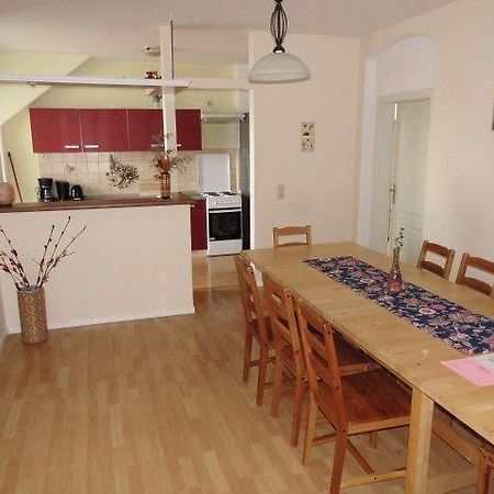 Sehr-Schoene-4-Raum-Maisonette-Fewo-Mit-110Qm-Balkon-Zentral-Preiswert-T7 Dresden Exterior photo